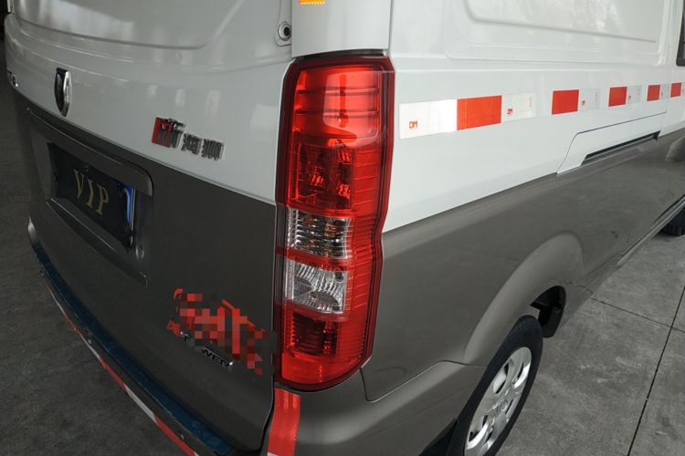 Used Jinbei New Hiace X30L 2022 1.5L Wealth Edition Air-Conditioning-Free Van China VI Standard SWC15M Exterior 6
