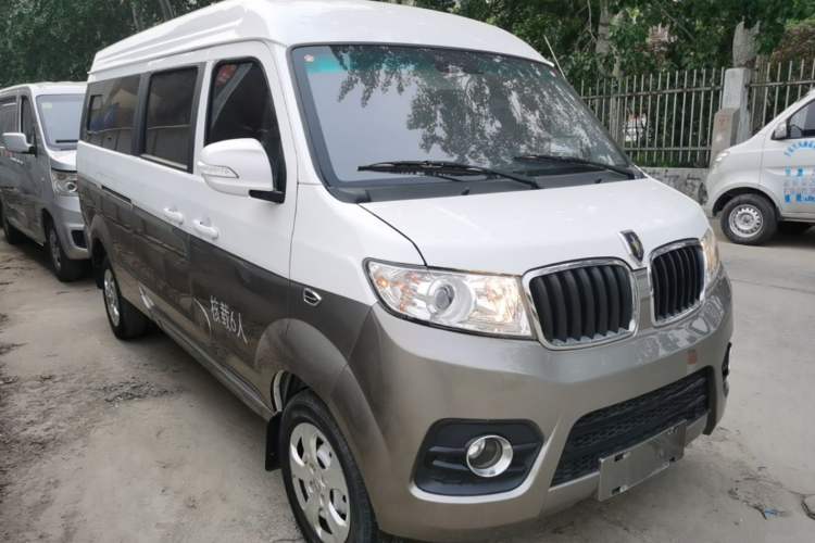 Used Jinbei New Hiace X30L 2022 1.5L Super-Comfort Edition Air-Conditioning-Free Bus China VI Standard SWC15M Front Right 45 Deg