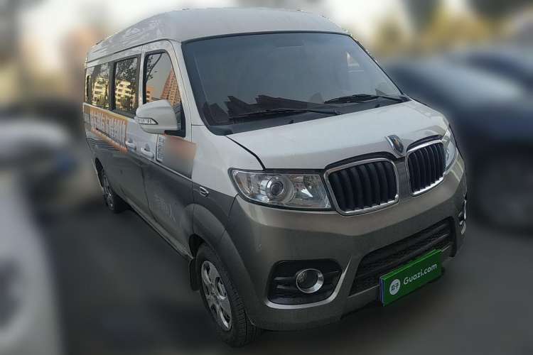 Used Jinbei New Hiace X30L 2022 1.5L Wealth Edition Non-Air-Conditioned Bus China VI Standard SWC15M Front Right 45 Deg