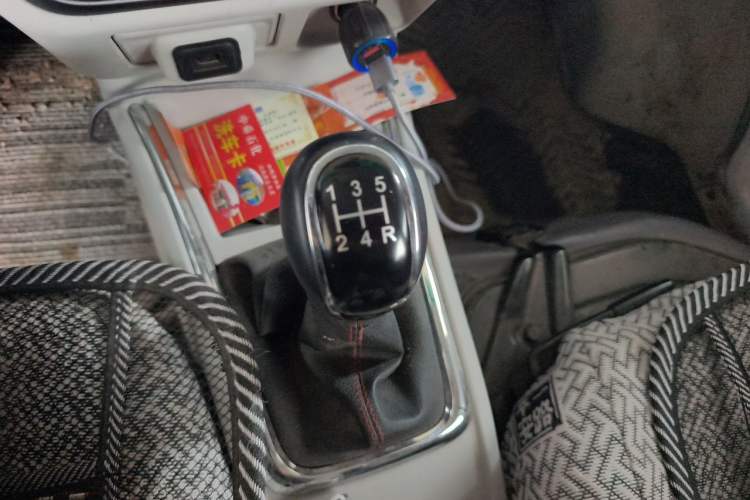 Used Jinbei New Hiace X30L 2022 1.5L Luxury Central Air-Conditioned Coach China VI Standard SWC15M Gear Lever