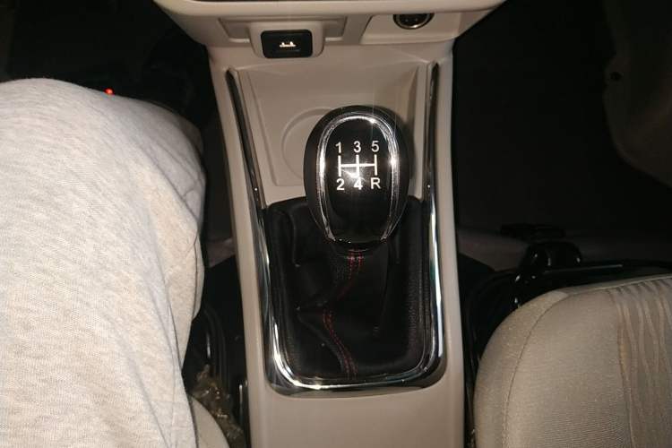 Used Jinbei New Hiace X30L 2022 1.5L Wealth Edition Air-Conditioning-Free Van China VI Standard SWC15M Gear Lever
