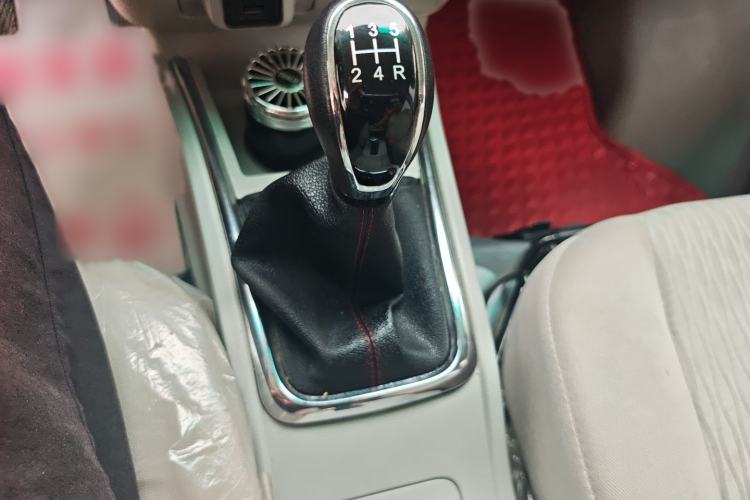 Used Jinbei New Hiace X30L 2022 1.5L Wealth Edition Non-Air-Conditioned Bus China VI Standard SWC15M Gear Lever