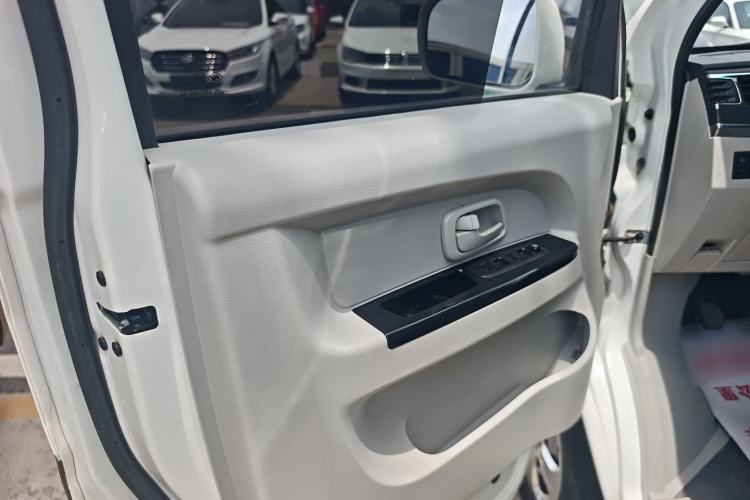 Used Jinbei New Hiace X30L 2022 1.5L Wealth Edition Non-Air-Conditioned Bus China VI Standard SWC15M Interior 1