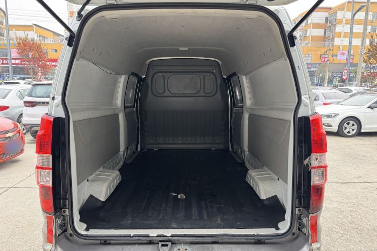 Used Jinbei New Hiace X30L 2022 1.5L Super Enjoyment Edition Air-Conditioning-Free Van China VI Standard SWC15M Interior 2