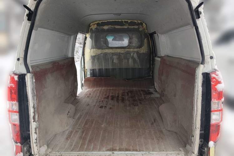 Used Jinbei New Hiace X30L 2022 1.5L Wealth Edition Air-Conditioning-Free Van China VI Standard SWC15M Interior 2