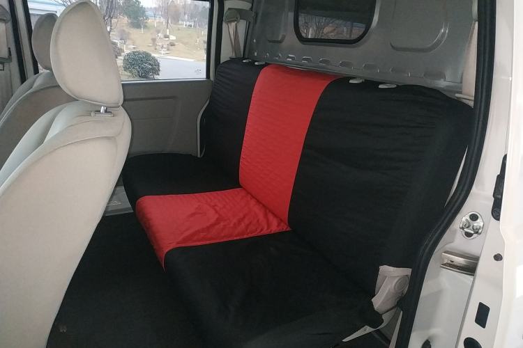 Used Jinbei New Hiace X30L 2022 1.5L Wealth Edition Air-Conditioning-Free Van China VI Standard SWC15M Interior 4