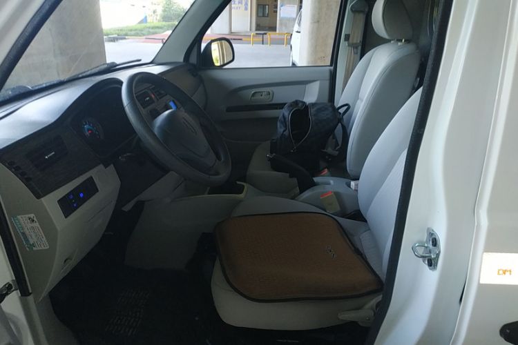 Used Jinbei New Hiace X30L 2022 1.5L Super Enjoyment Edition Air-Conditioning-Free Van China VI Standard SWC15M Interior 5