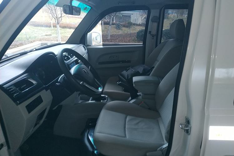 Used Jinbei New Hiace X30L 2022 1.5L Wealth Edition Air-Conditioning-Free Van China VI Standard SWC15M Left Front Seat