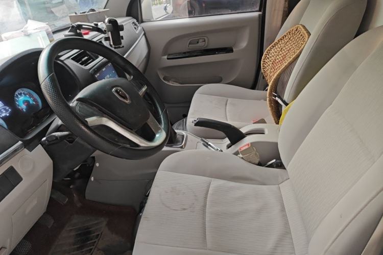 Used Jinbei New Hiace X30L 2022 1.5L Wealth Edition Non-Air-Conditioned Bus China VI Standard SWC15M Left Front Seat