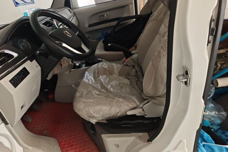 Used Jinbei New Hiace X30L 2022 1.5L Wealth Edition Non-Air-Conditioned Bus China VI Standard SWC15M Left Front Seat