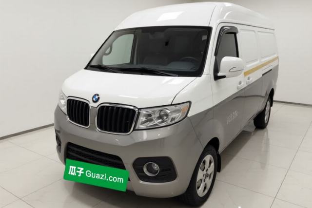 Used Jinbei New Hiace X30L 2022 1.5L Wealth Edition Air-Conditioning-Free Van China VI Standard SWC15M
