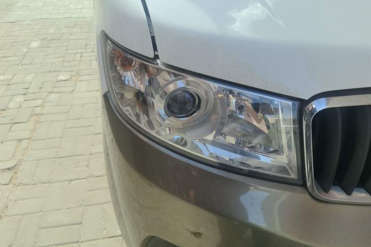 Used Jinbei New Hiace X30L 2022 1.5L Wealth Edition Air-Conditioning-Free Van China VI Standard SWC15M Right Front Headlight
