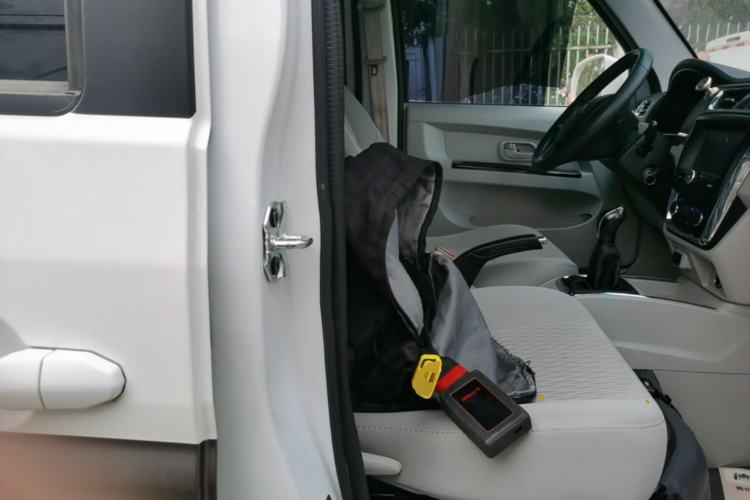 Used Jinbei New Hiace X30L 2022 1.5L Super-Comfort Edition Air-Conditioning-Free Bus China VI Standard SWC15M Right Front Seat