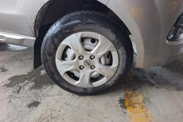 Used Jinbei New Hiace X30L 2022 1.5L Luxury Central Air-Conditioned Coach China VI Standard SWC15M Right Front Wheel Hub