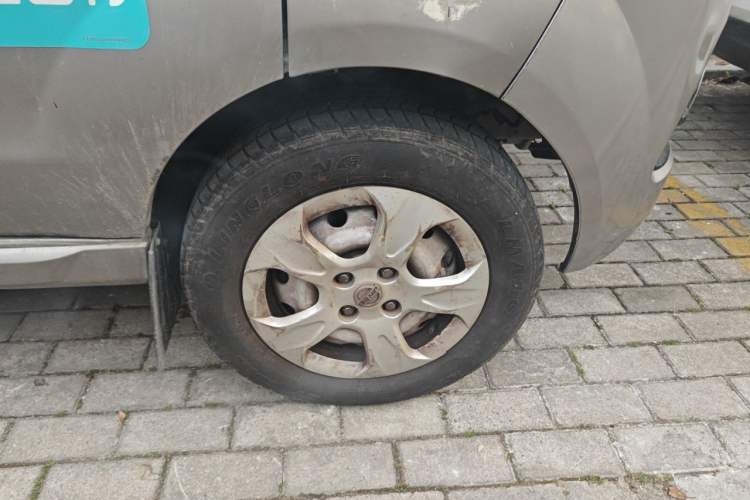 Used Jinbei New Hiace X30L 2022 1.5L Wealth Edition Non-Air-Conditioned Bus China VI Standard SWC15M Right Front Wheel Hub