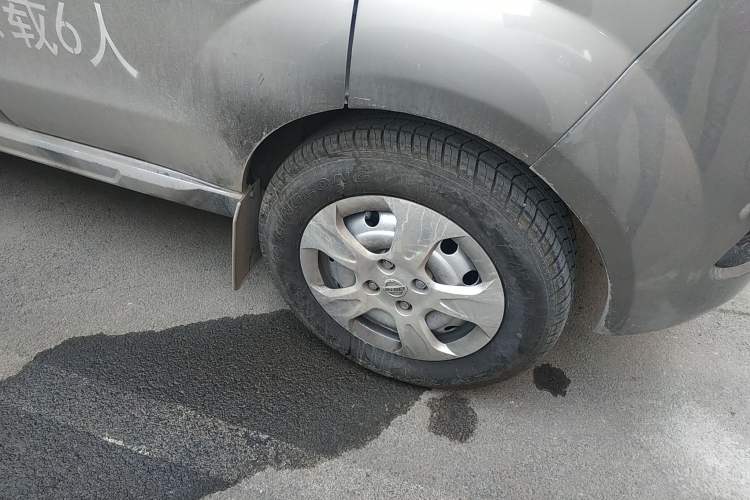 Used Jinbei New Hiace X30L 2022 1.5L Wealth Edition Non-Air-Conditioned Bus China VI Standard SWC15M Right Front Wheel Hub