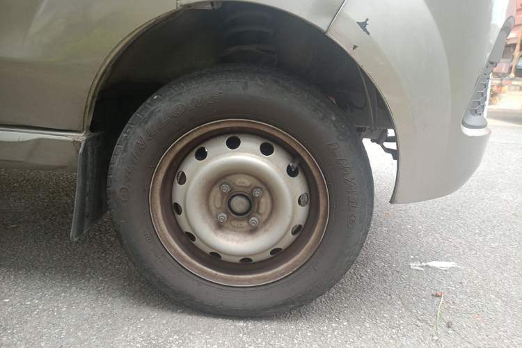 Used Jinbei New Hiace X30L 2022 1.5L Super-Comfort Edition Air-Conditioning-Free Bus China VI Standard SWC15M Right Front Wheel Hub