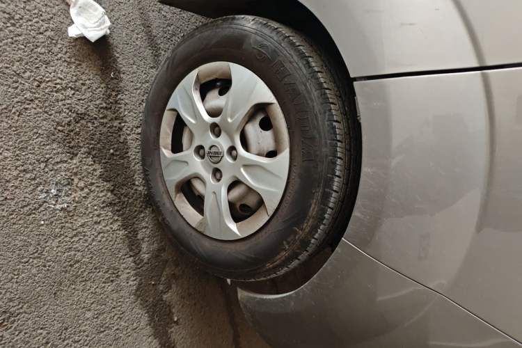 Used Jinbei New Hiace X30L 2022 1.5L Wealth Edition Non-Air-Conditioned Bus China VI Standard SWC15M Right Front Wheel Hub