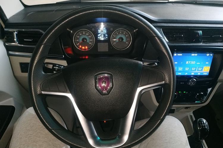 Used Jinbei New Hiace X30L 2022 1.5L Wealth Edition Air-Conditioning-Free Van China VI Standard SWC15M Steering Wheel