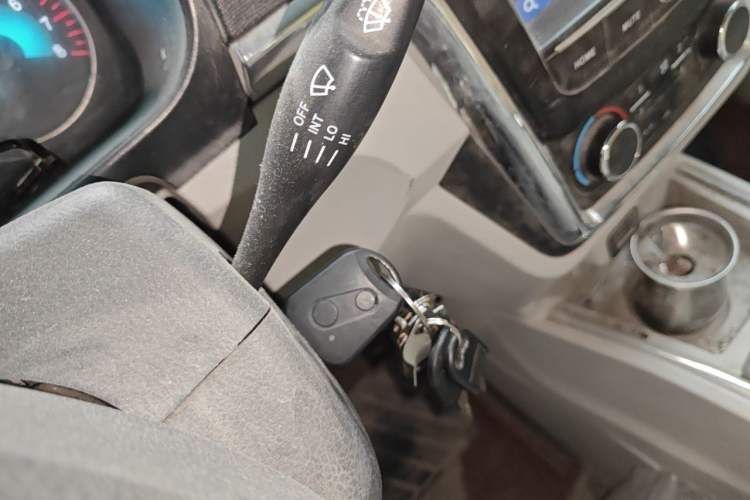 Used Jinbei New Hiace X30L 2022 1.5L Wealth Edition Non-Air-Conditioned Bus China VI Standard SWC15M Vehicle Key