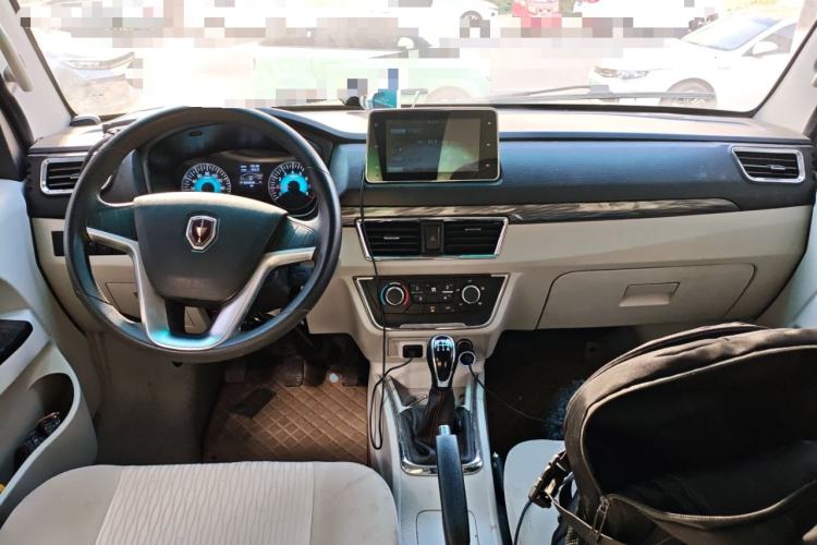 Used Jinbei New Hiace X30L 2023 1.5L Wealth Edition Passenger Van 5/6/7-Seater Central Air Conditioning Version SWC15M Center Console