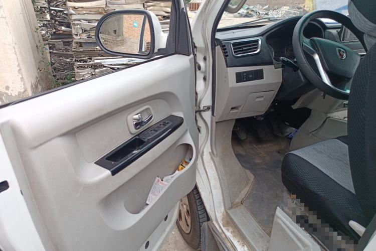 Used Jinbei New Hiace X30L 2023 1.5L Wealth Edition Van 2/5 Seats Non-Air-Conditioned Version SWC15M Driver Seat