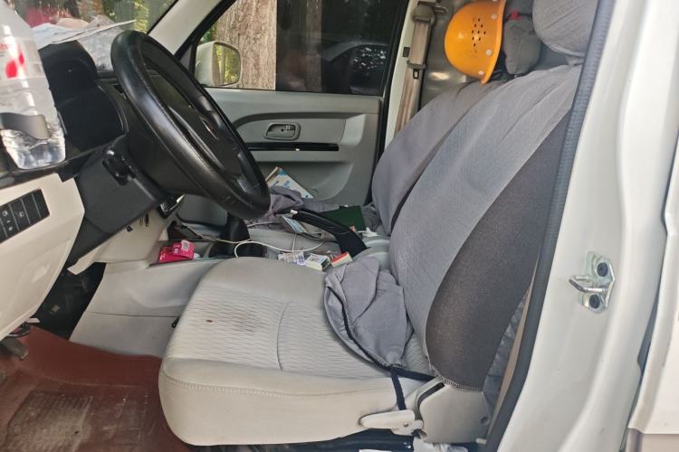 Used Jinbei New Hiace X30L 2023 1.5L Wealth Edition Van 2/5-Seater Air-Conditioned Model SWC15M Driver Seat