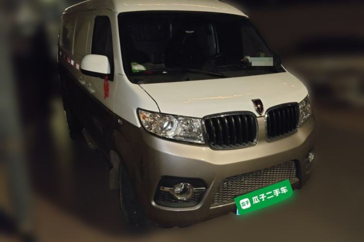 Used Jinbei New Hiace X30L 2023 1.5L Wealth Edition Van 2/5-Seater Air-Conditioned Model SWC15M Front Right 45 Deg