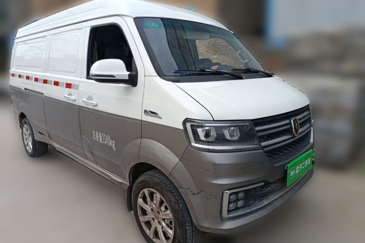 Used Jinbei New Hiace X30L 2023 1.5L Wealth Edition Van 2/5 Seats Non-Air-Conditioned Version SWC15M Front Right 45 Deg