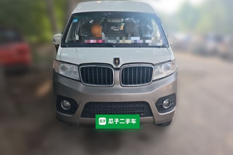 Used Jinbei New Hiace X30L 2023 1.5L Wealth Edition Van 2/5-Seater Air-Conditioned Model SWC15M Front