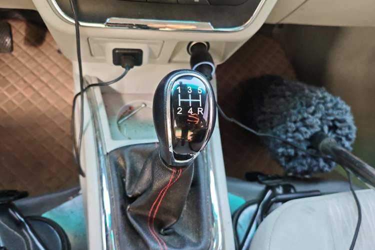 Used Jinbei New Hiace X30L 2023 1.5L Wealth Edition Passenger Van 5/6/7-Seater Central Air Conditioning Version SWC15M Gear Lever