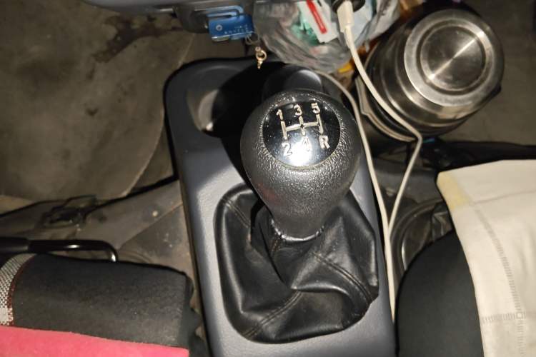 Used Jinbei New Hiace X30L 2023 1.5L Wealth Edition Van 2/5-Seater Air-Conditioned Model SWC15M Gear Lever