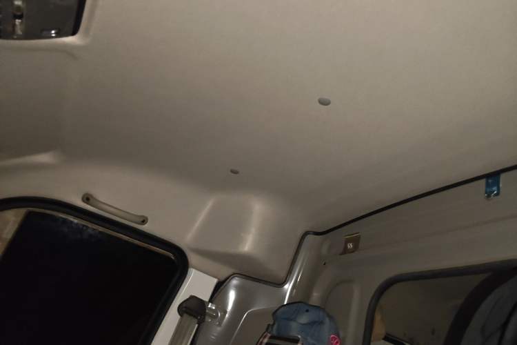 Used Jinbei New Hiace X30L 2023 1.5L Wealth Edition Van 2/5-Seater Air-Conditioned Model SWC15M Headliner