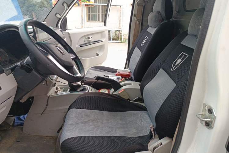 Used Jinbei New Hiace X30L 2023 1.5L Wealth Edition Van 2/5 Seats Non-Air-Conditioned Version SWC15M Left Front Seat