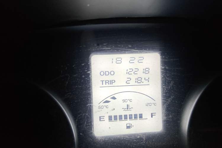 Used Jinbei New Hiace X30L 2023 1.5L Wealth Edition Van 2/5-Seater Air-Conditioned Model SWC15M Odometer Close Up