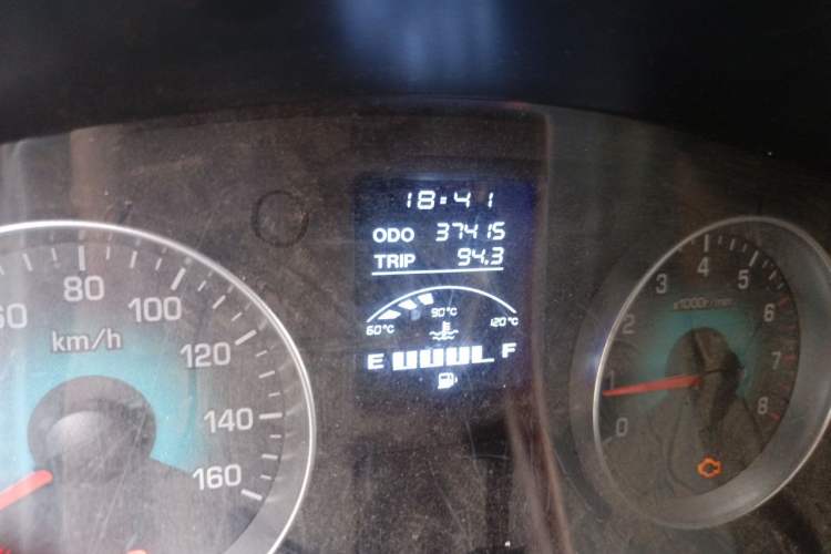 Used Jinbei New Hiace X30L 2023 1.5L Wealth Edition Van 2/5 Seats Non-Air-Conditioned Version SWC15M Odometer Close Up