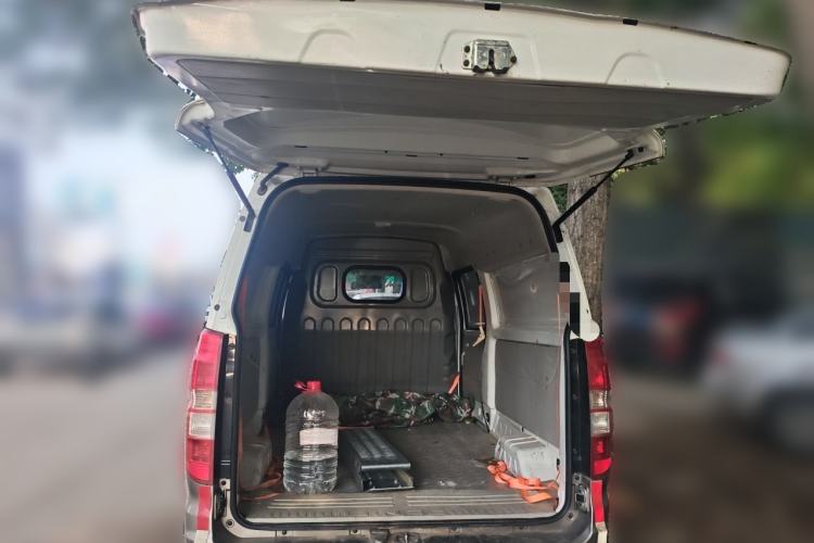 Used Jinbei New Hiace X30L 2023 1.5L Wealth Edition Van 2/5-Seater Air-Conditioned Model SWC15M Trunk