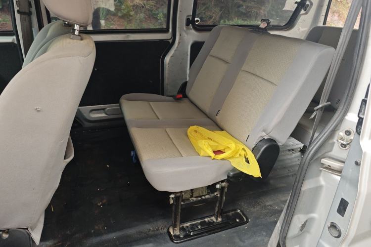 Used Jinbei New Hiace X30L 2023 1.5L Super-Enjoyment Edition Passenger Van 5/6/7-Seater Non-Air-Conditioned Version SWC15M Left Rear Seat