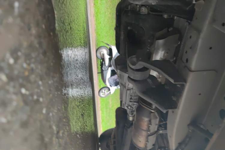 Used Jinbei New Hiace X30L  Chassis Front Left