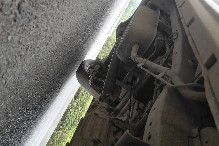 Used Jinbei New Hiace X30L  Chassis Front Right