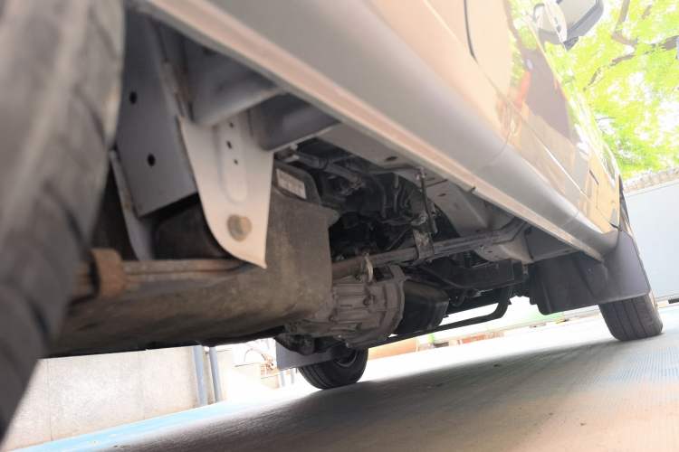 Used Jinbei New Hiace X30L  Chassis Rear Right