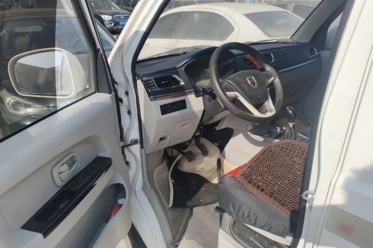 Used Jinbei New Hiace X30L 2023 1.5L Wealth Edition Van 2/5 Seats Non-Air-Conditioned Version SWC15M Driver Seat