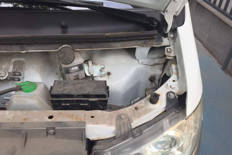 Used Jinbei New Hiace X30L  Engine Bay Left