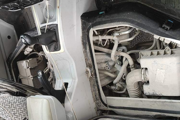 Used Jinbei New Hiace X30L  Engine Bay
