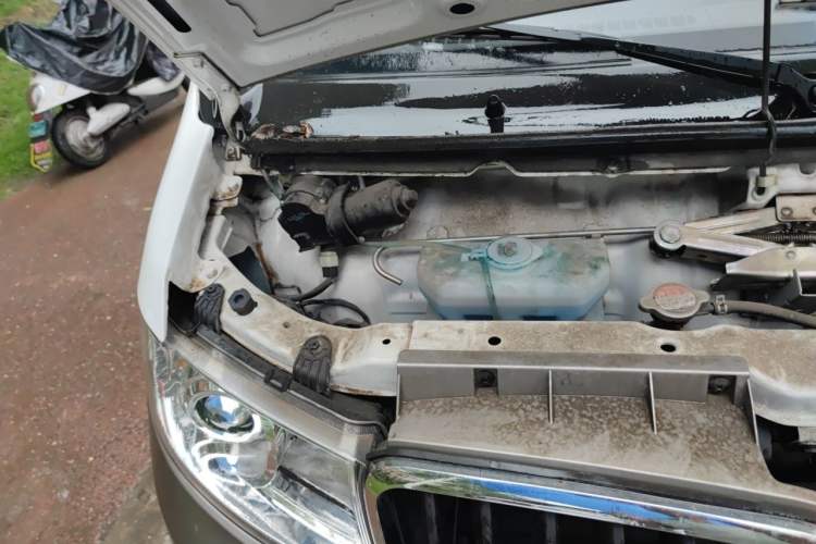 Used Jinbei New Hiace X30L  Engine Bay Right