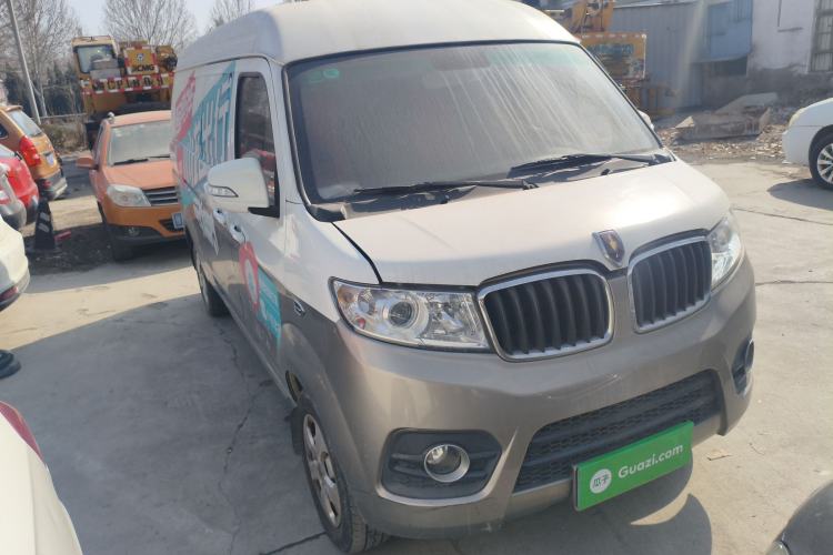 Used Jinbei New Hiace X30L 2023 1.5L Wealth Edition Van 2/5 Seats Non-Air-Conditioned Version SWC15M Exterior 1