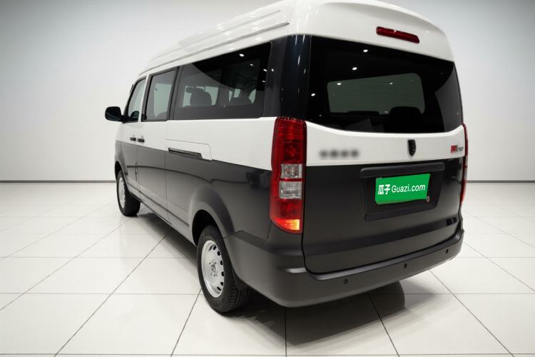 Used Jinbei New Hiace X30L 2023 1.5L Super-Enjoyment Edition Passenger Van 5/6/7-Seater Non-Air-Conditioned Version SWC15M Exterior 2