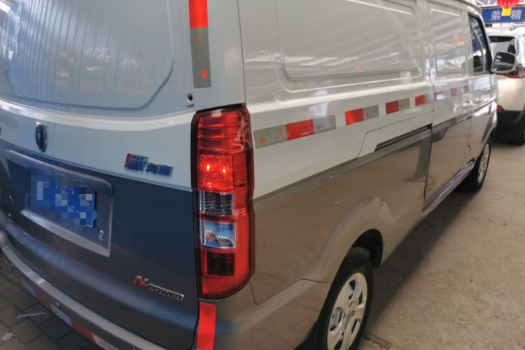 Used Jinbei New Hiace X30L 2023 1.5L Wealth Edition Van 2/5 Seats Non-Air-Conditioned Version SWC15M Exterior 3