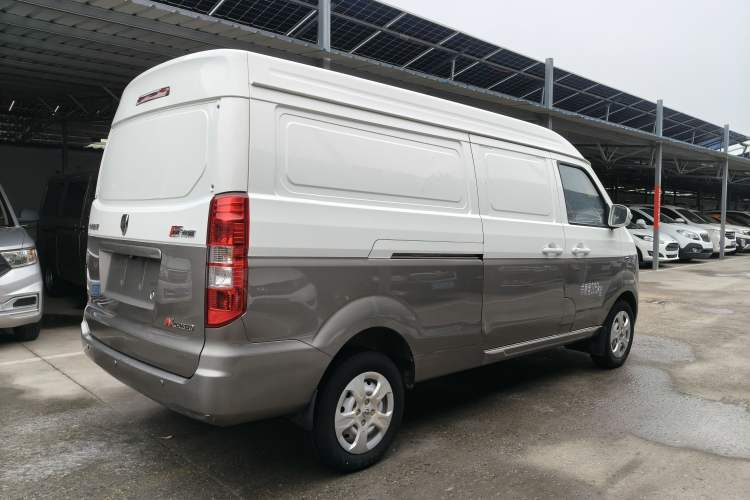 Used Jinbei New Hiace X30L 2023 1.5L Wealth Edition Van 2/5-Seater Air-Conditioned Model SWC15M Exterior 6