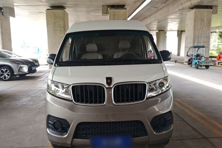 Used Jinbei New Hiace X30L 2023 1.5L Super Enjoyment Van 2/5 Seats Non-Air-Conditioned Version SWC15M Front